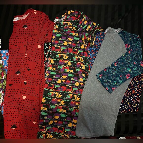 Reseller 10 item Bundle LuLaRoe - 6 leggings OS , 2 dresses. I baseball tee - Picture 3 of 13